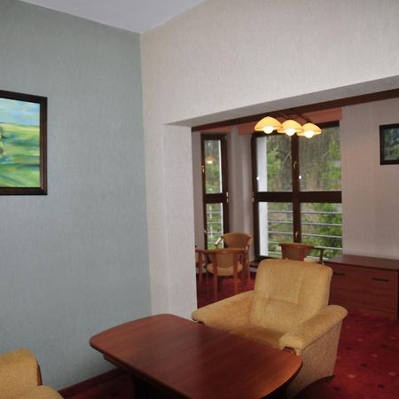 Hotel Osrodek Szkoleniowo - Wypoczynkowy Guzianka Ruciane-Nida Exterior foto