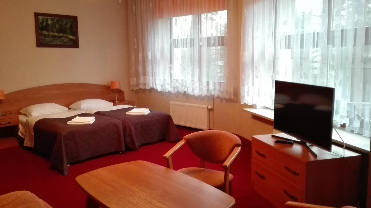 Hotel Osrodek Szkoleniowo - Wypoczynkowy Guzianka Ruciane-Nida Exterior foto