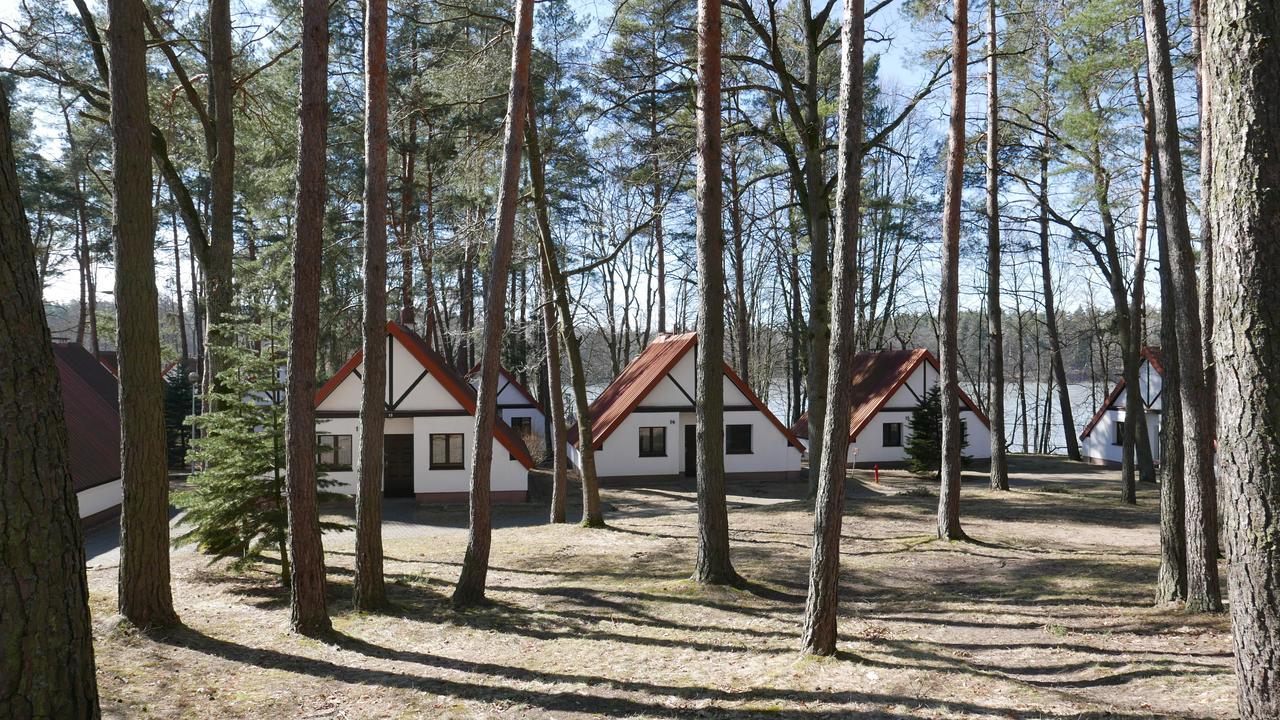 Hotel Osrodek Szkoleniowo - Wypoczynkowy Guzianka Ruciane-Nida Exterior foto
