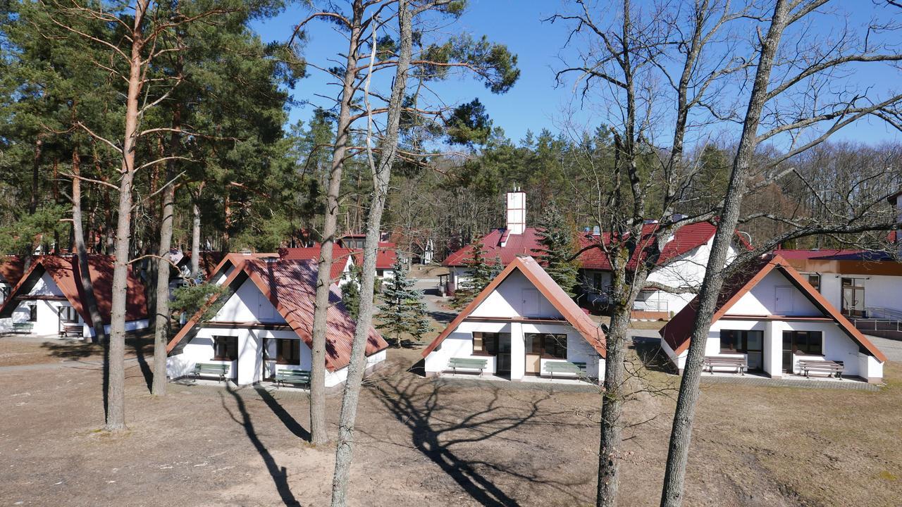 Hotel Osrodek Szkoleniowo - Wypoczynkowy Guzianka Ruciane-Nida Exterior foto